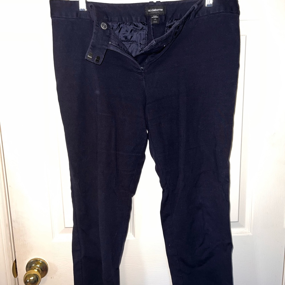 Dark Navy Women’s Liz Claiborne cropped dress pants Size 14